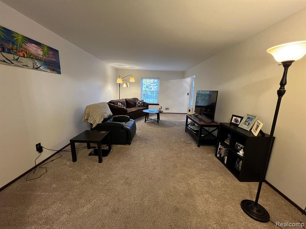 27653 W ECHO VALLEY, 210, Farmington Hills, MI 48334 — Photo 7