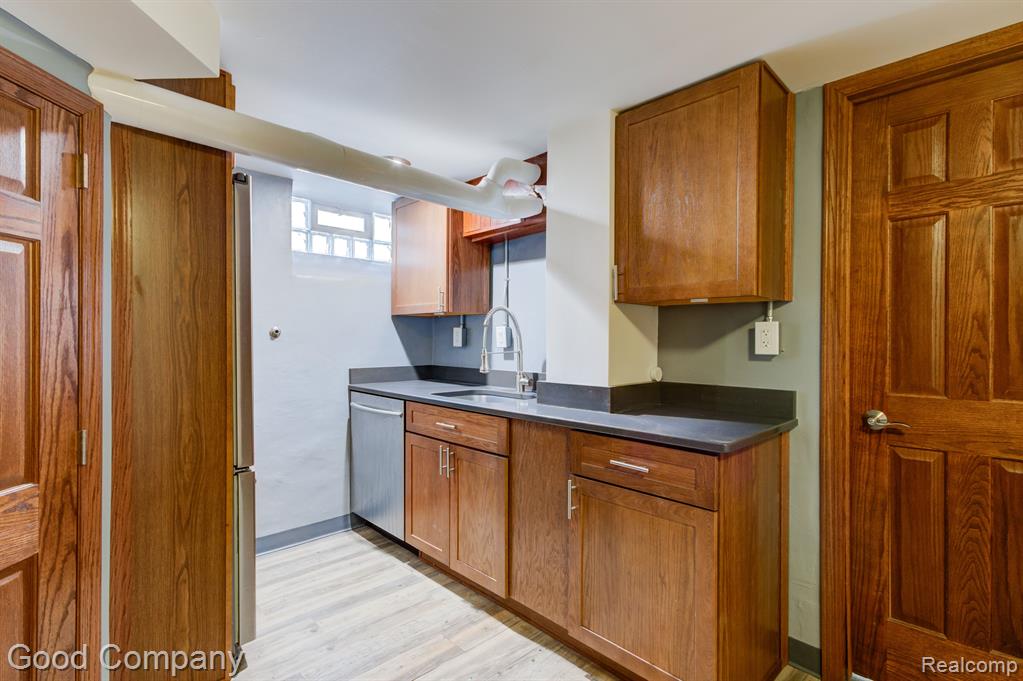 637 S CONNECTICUT Unit 1, Royal Oak, MI 48067 — Photo 7