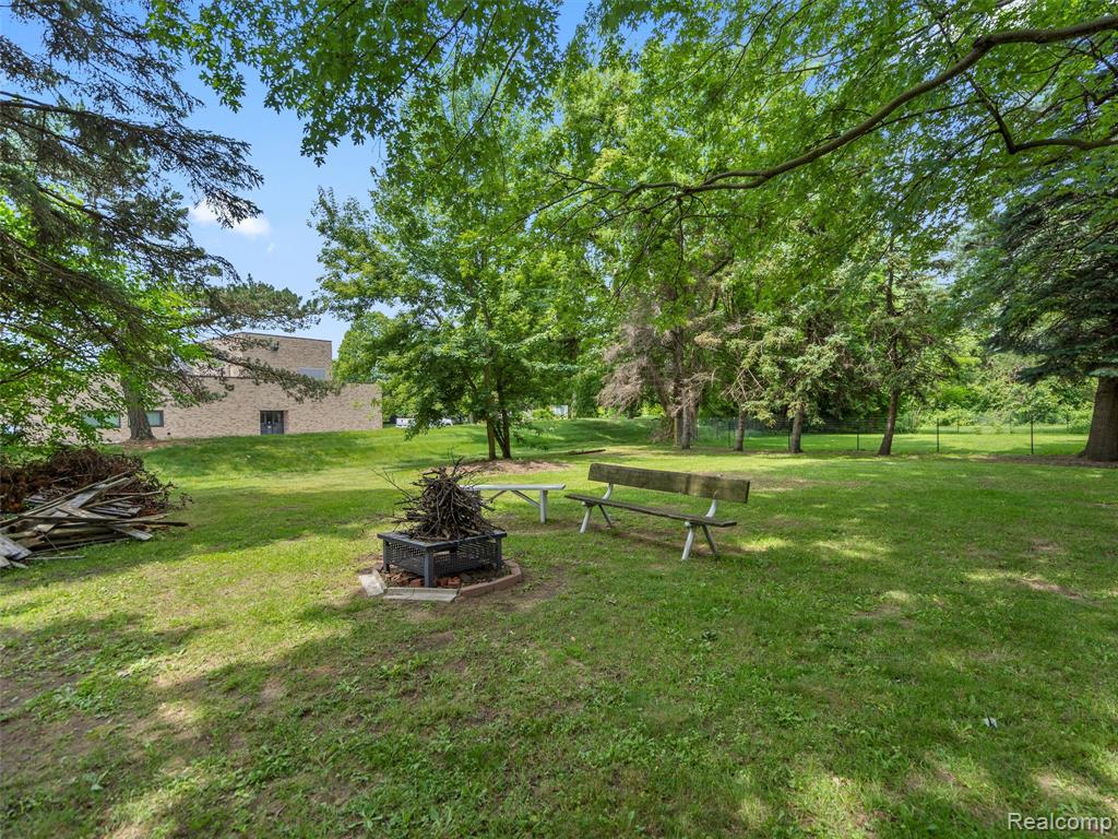 48425 Romeo Plank Road, Macomb, MI 48044 — Photo 31