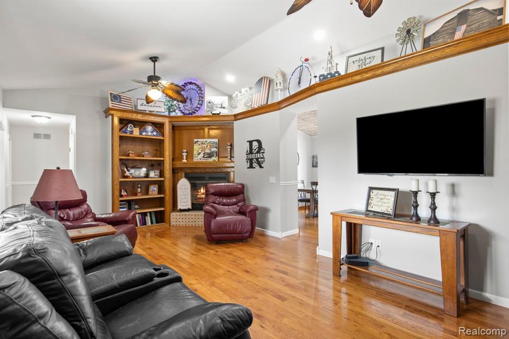 4025 PRESIDENTIAL Way, Highland, MI 48356 — Photo 29