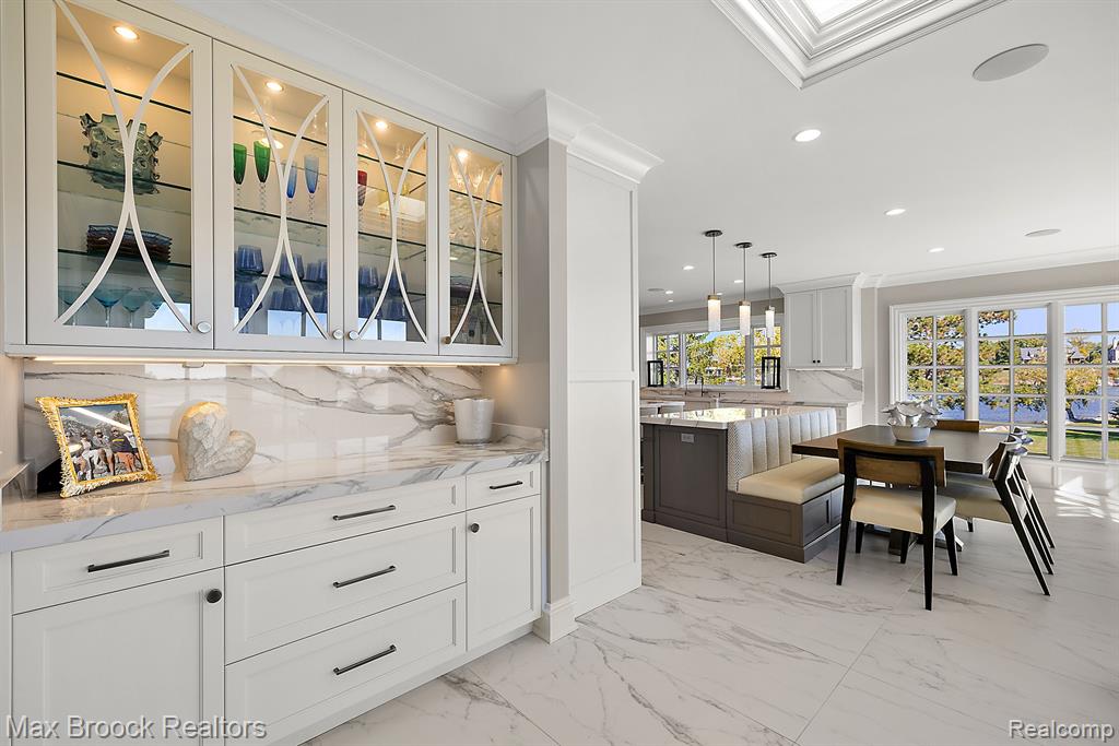 3251 W Shore Drive, Orchard Lake Village, MI 48324 — Photo 11