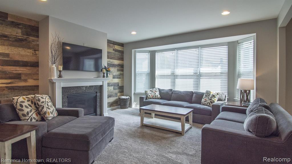 49606 E CENTRAL Park, Shelby Twp, MI 48317 — Photo 5