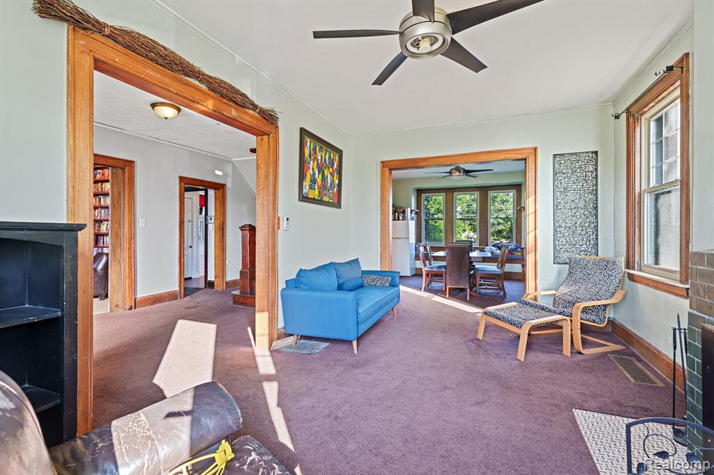 243 E Edsel Ford, Detroit, MI 48202 — Photo 15