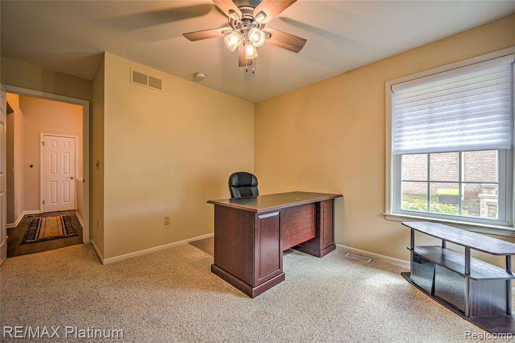 807 Whisperwood Drive, 70, Fenton, MI 48430 — Photo 26