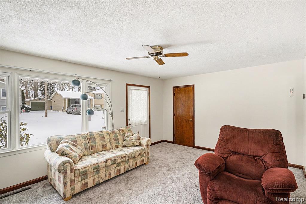 941 Marvell Place, Waterford, MI 48327 — Photo 7