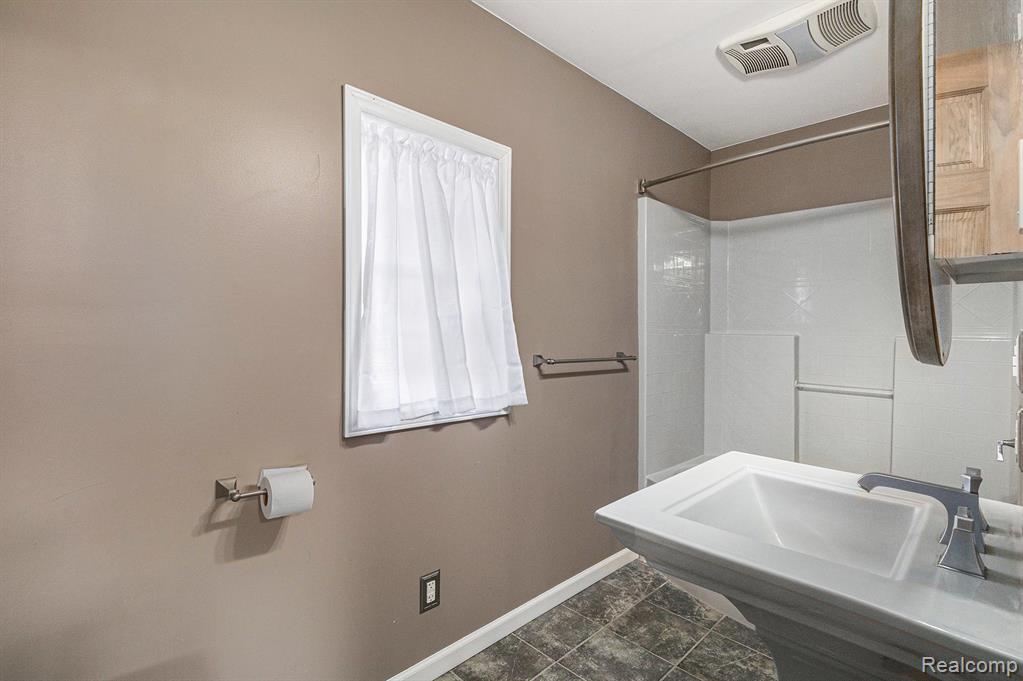 507 W Logan Street, Tecumseh, MI 49286 — Photo 20