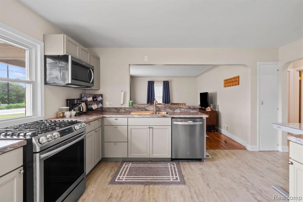 48435 ROMEO PLANK Road, Macomb, MI 48044 — Photo 8