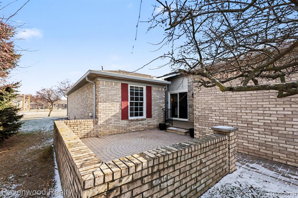 48588 Hudson Bay Court, 116, Shelby Twp, MI 48315 — Photo 30