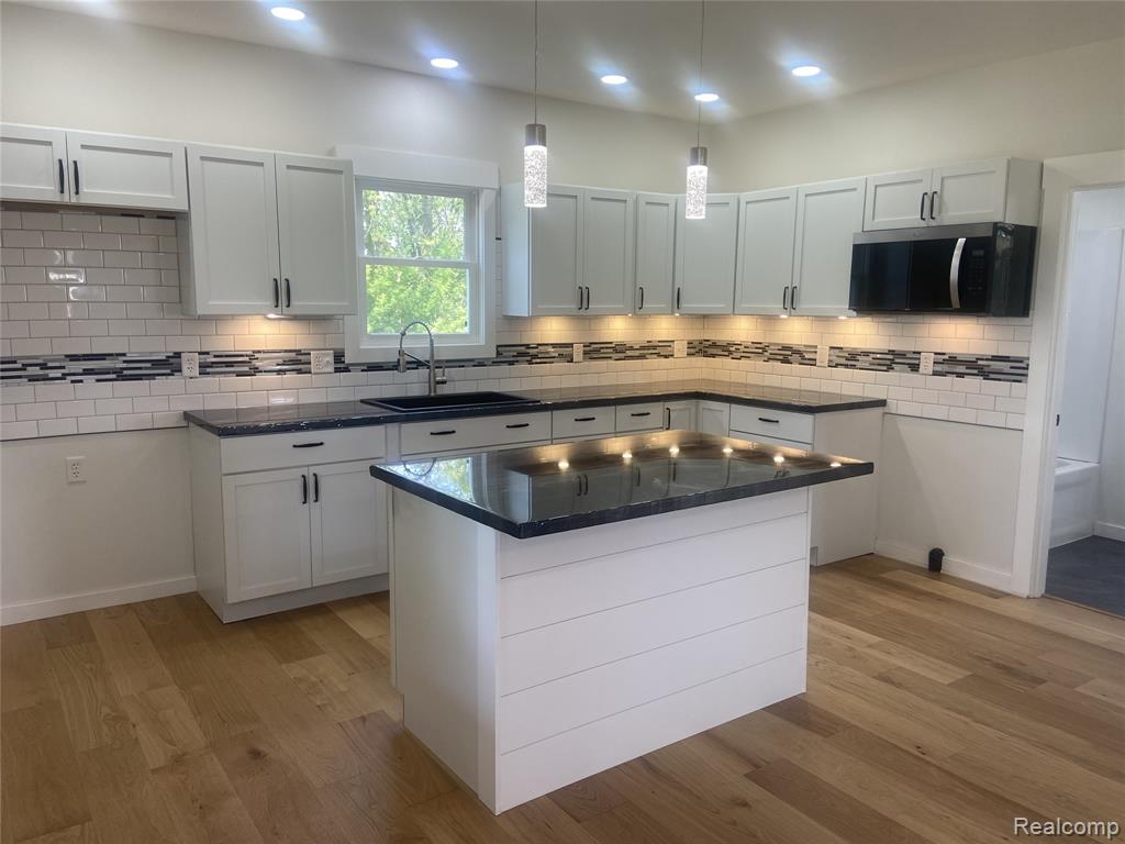 7977 N Portsmouth Road, Bay City, MI 48708 — Photo 12