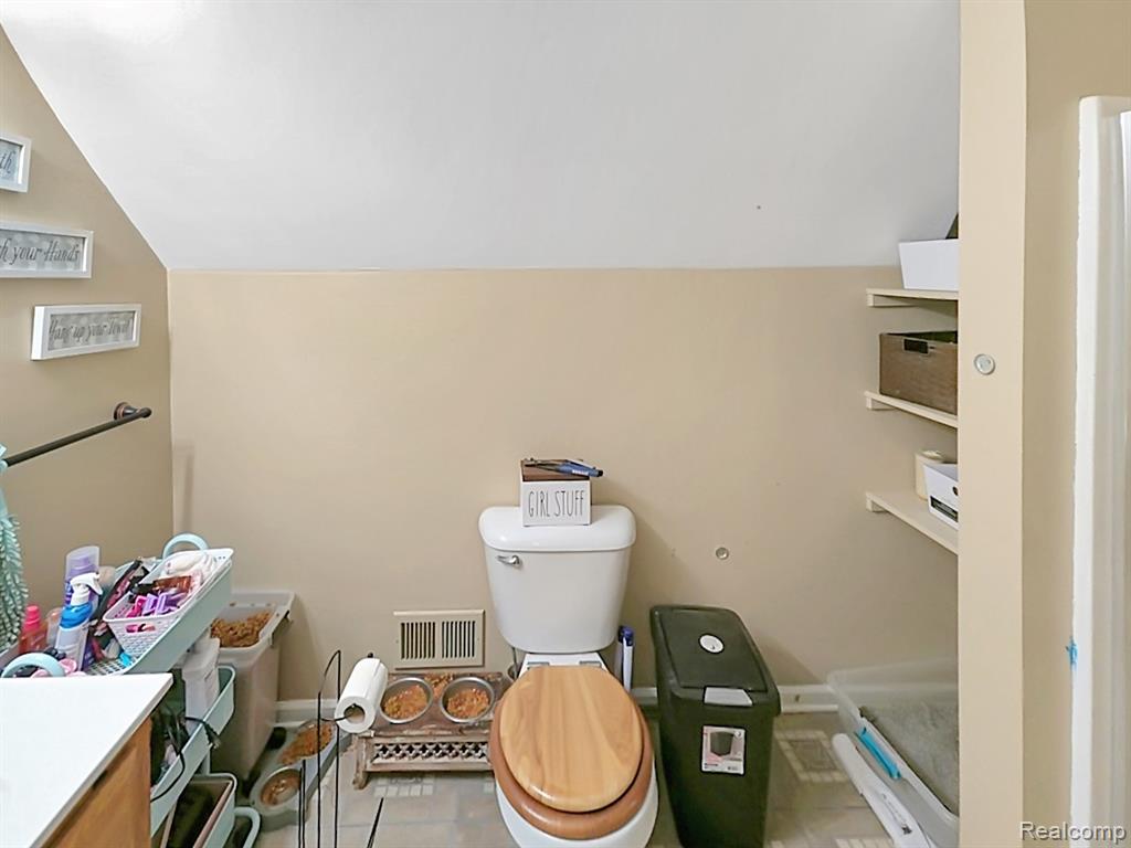 6533 Kilburn Road, Grant, MI 48032 — Photo 19