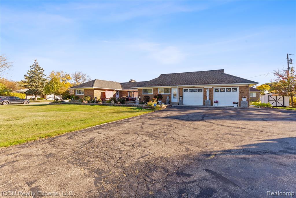 5072 15 Mile Road, Sterling Heights, MI 48310 — Photo 43