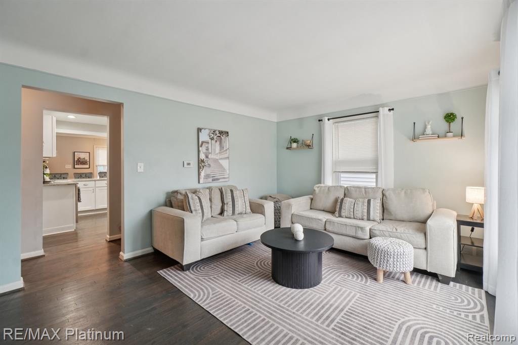 521 W Crane Street, Howell, MI 48843 — Photo 2