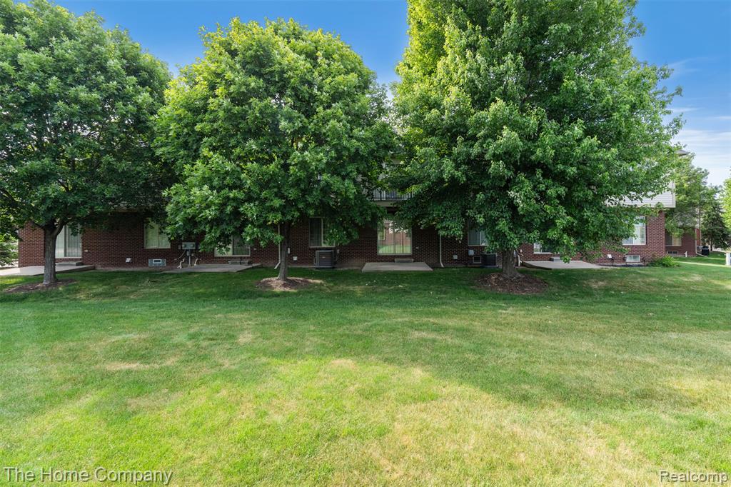 45880 Grant Court, Macomb, MI 48044 — Photo 29