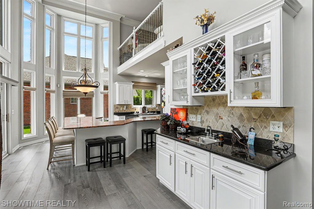 54676 Woodcreek Boulevard, Utica, MI 48315 — Photo 11