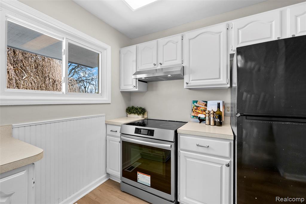 7260 Cottonwood, West Bloomfield, MI — Photo 18