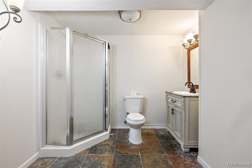 5699 Applegrove Drive, West Bloomfield, MI 48324 — Photo 34