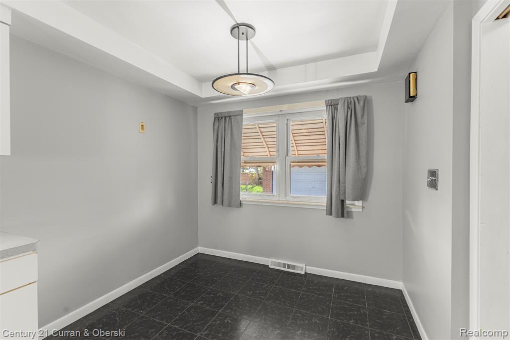8821 Royal Grand, Redford, MI 48239 — Photo 9