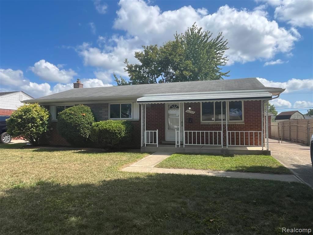 40252 Hamilton Drive, Sterling Heights, MI 48313
