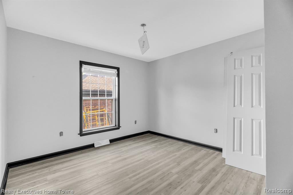 415 Hilton Road, Ferndale, MI 48220 — Photo 14