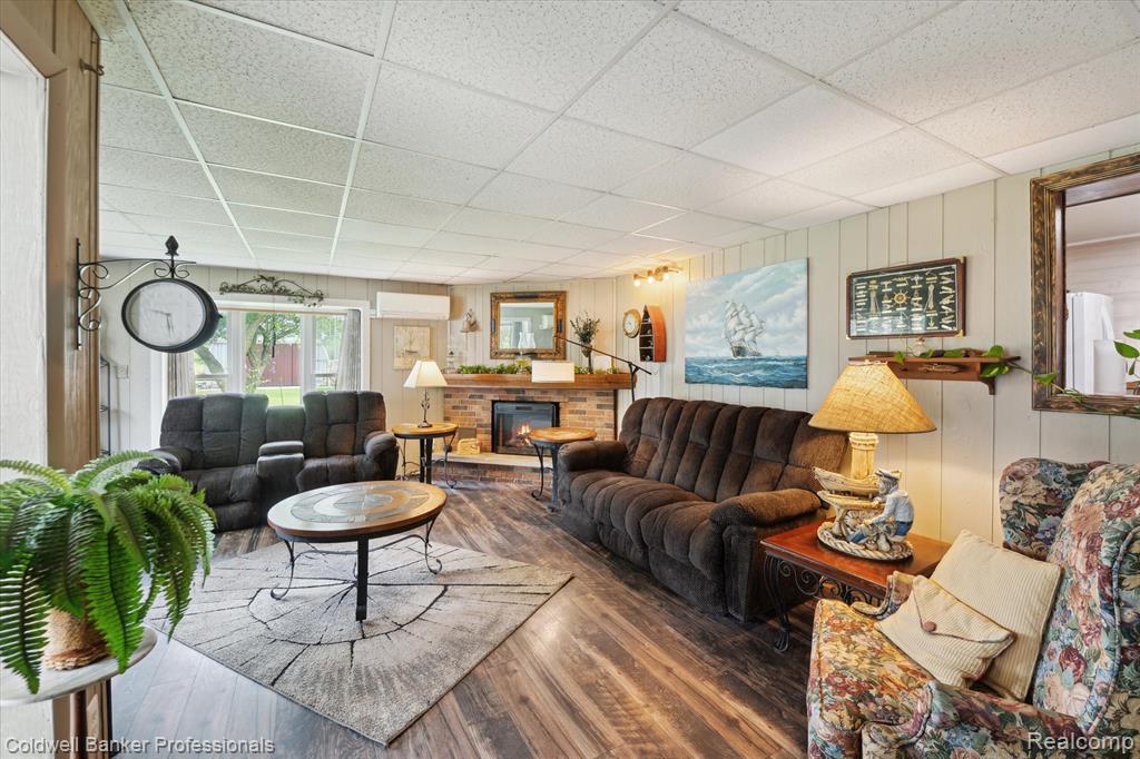 6479 W Court Street, Flint, MI 48532 — Photo 4