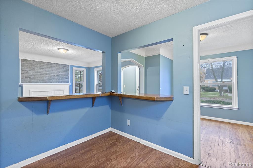 20301 KENOSHA Street, Harper Woods, MI 48225 — Photo 10