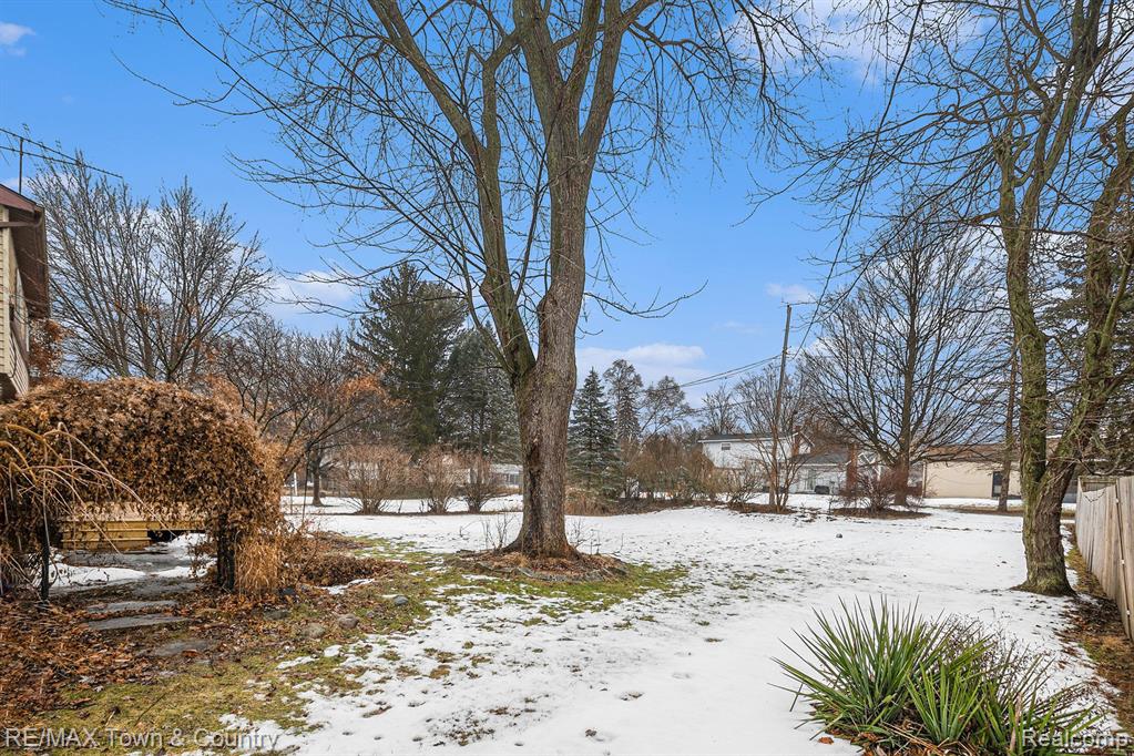 537 SPRING Lane, Flushing, MI 48433 — Photo 24