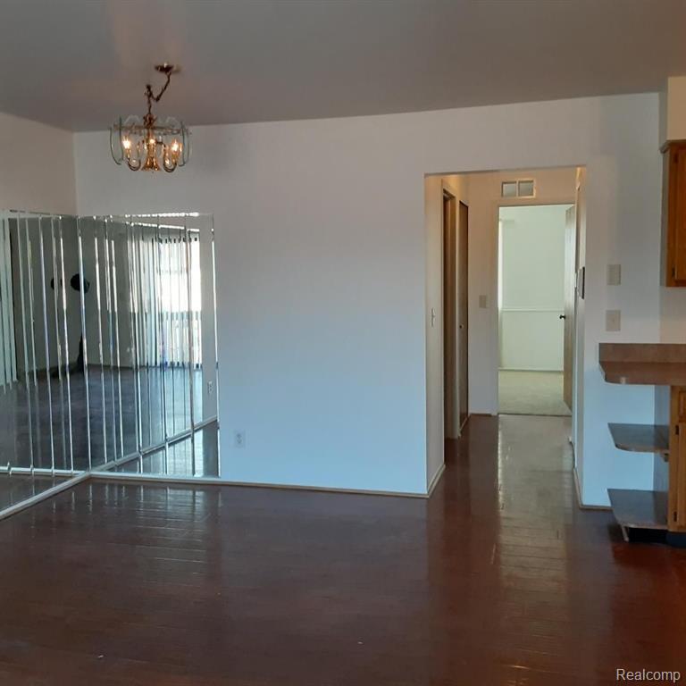 4672 E 10 MILE Road E, Warren, MI 48091 — Photo 4