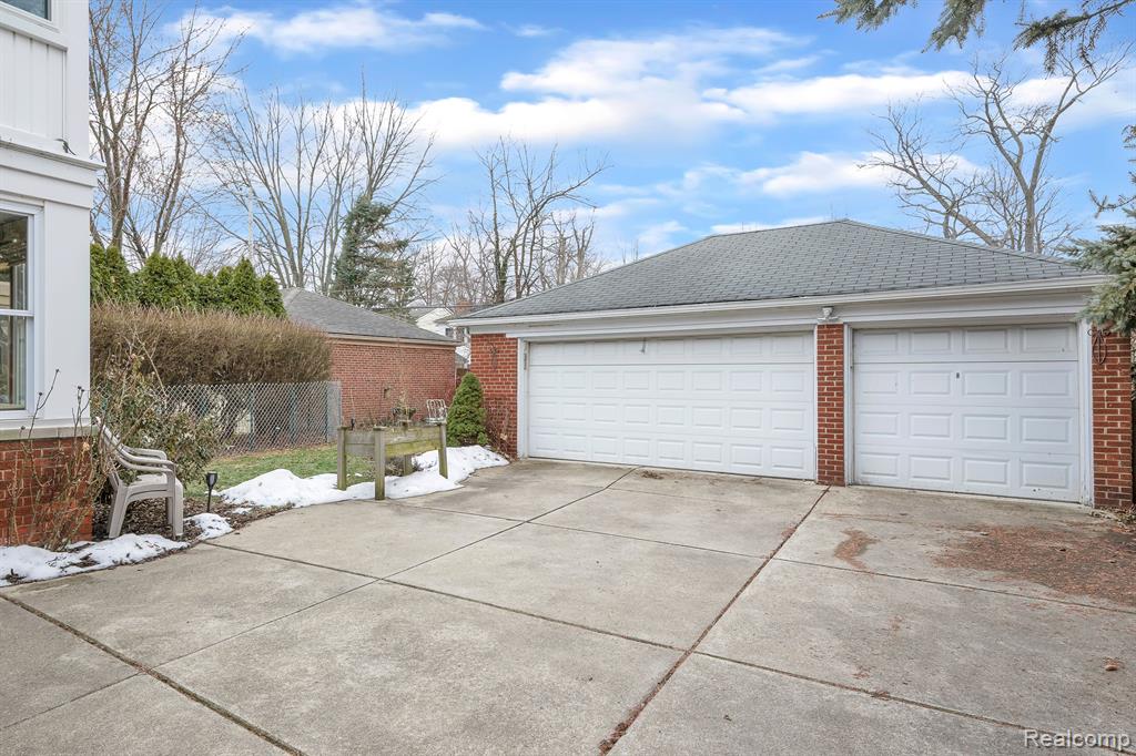857 HARCOURT Road, Grosse Pointe Park, MI 48230 — Photo 3