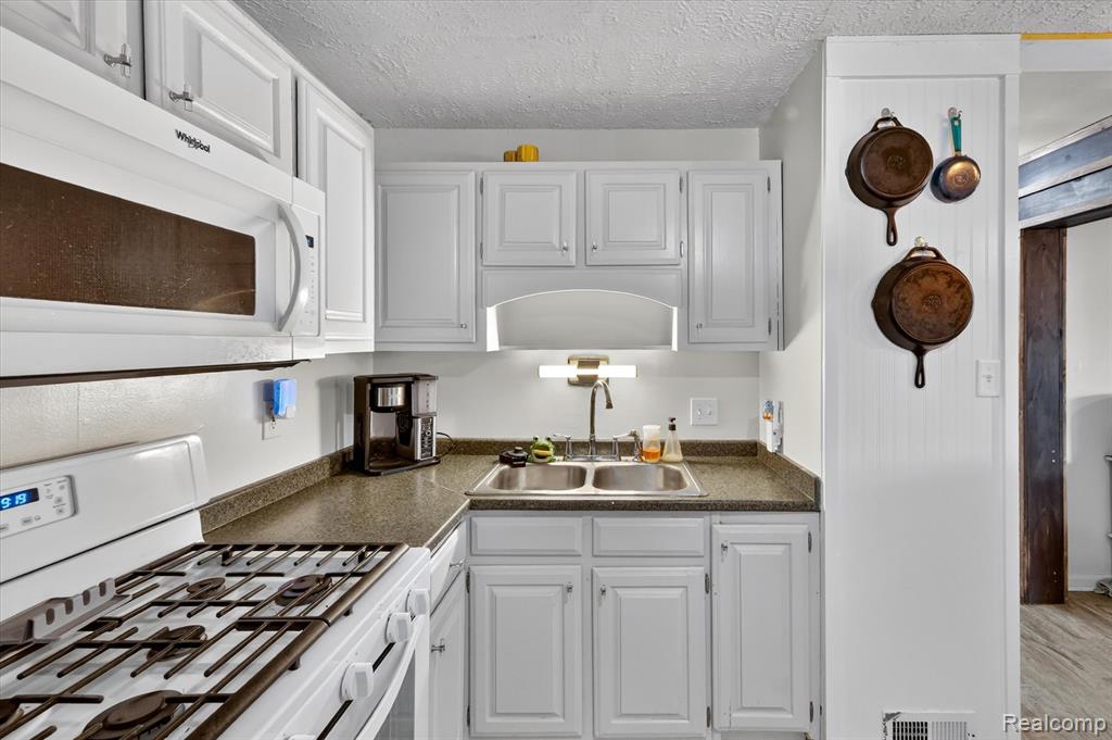 4048 Niagara Street, Wayne, MI 48184 — Photo 9