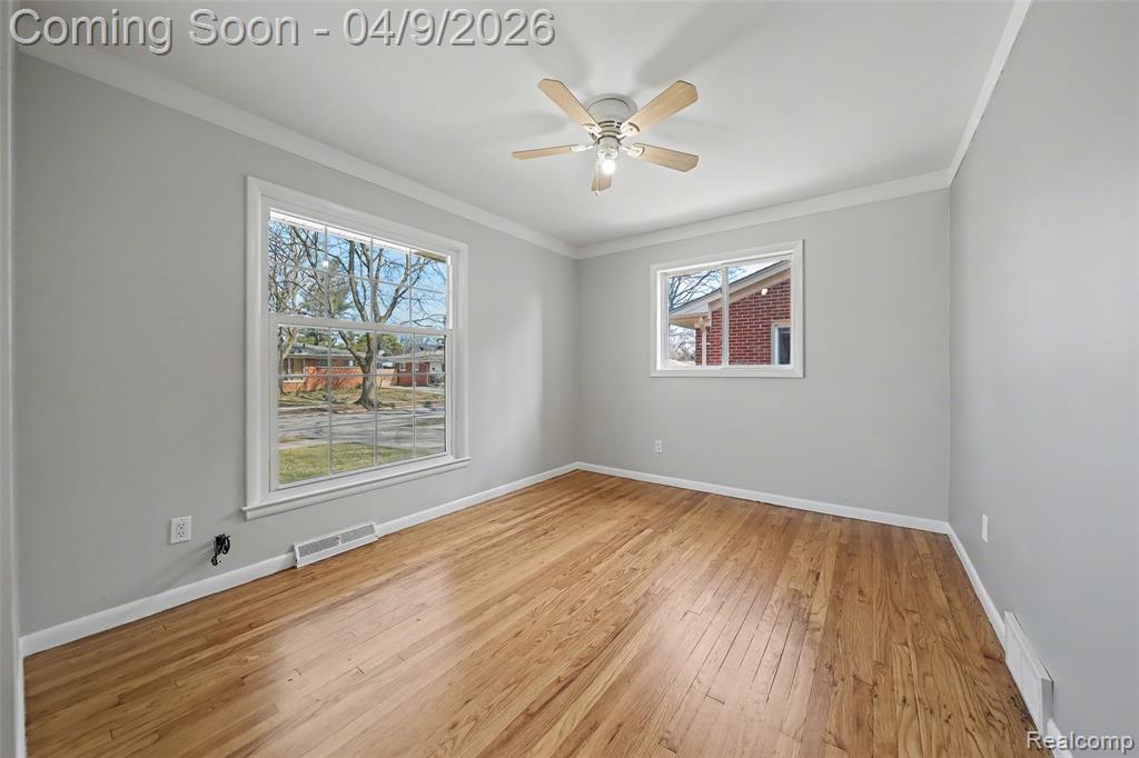 906 Englewood Avenue, Royal Oak, MI 48073 — Photo 16