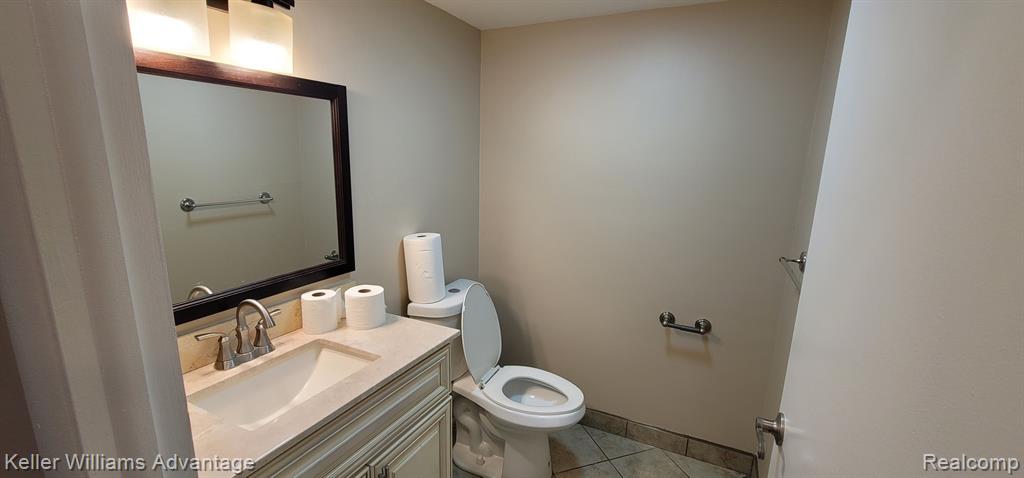 7416 Azalea Court, West Bloomfield, MI — Photo 9