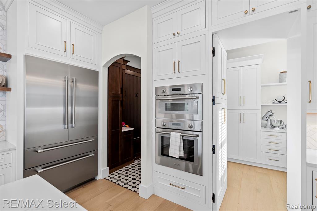 2208 Grove Park Road, Fenton, MI, 48430