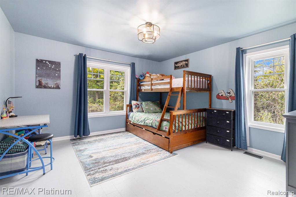 1055 WOODVALE, Milford, MI 48381 — Photo 18