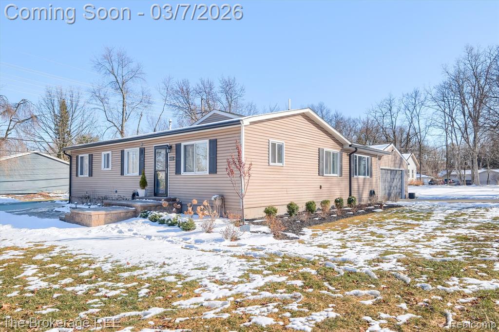 4405 Green Lake Road, West Bloomfield, MI 48323 — Photo 2