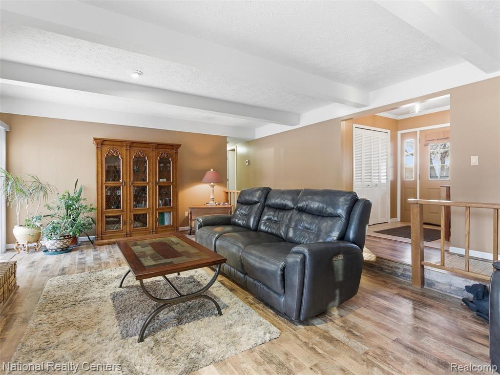 5470 Jamestown Road, Utica, MI 48317 — Photo 16