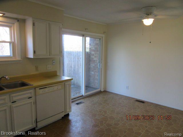 13229 LAKE POINT Boulevard, Belleville, MI 48111 — Photo 4