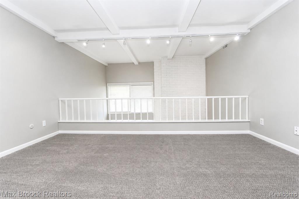 7139 Creeks Crossing, West Bloomfield, MI — Photo 24