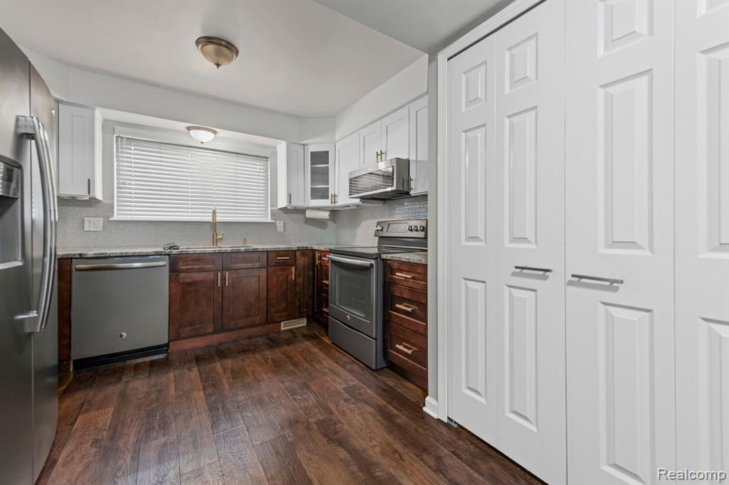 5216 Peekskill Drive, Sterling Heights, MI 48310 — Photo 6