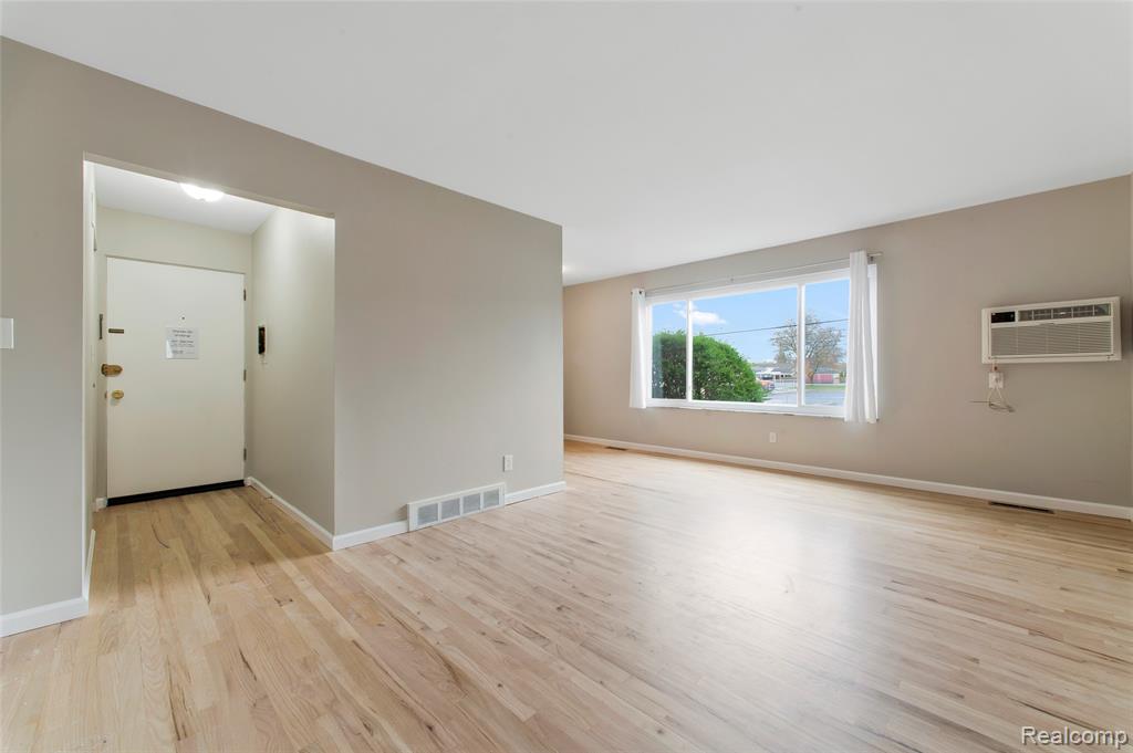 4820 Briarwood Avenue, 4, Royal Oak, MI 48073 — Photo 8