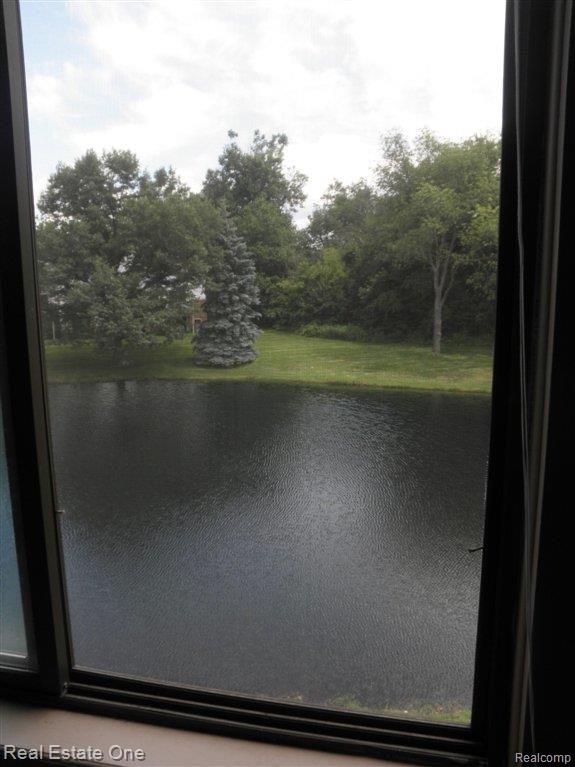 7220 BLUEWATER Drive, Clarkston, MI 48348 — Photo 17