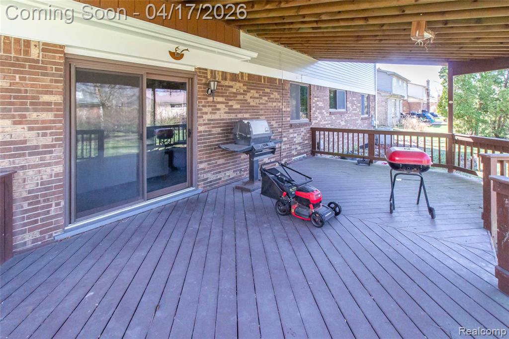 845 Longfellow Drive, Troy, MI 48085 — Photo 40