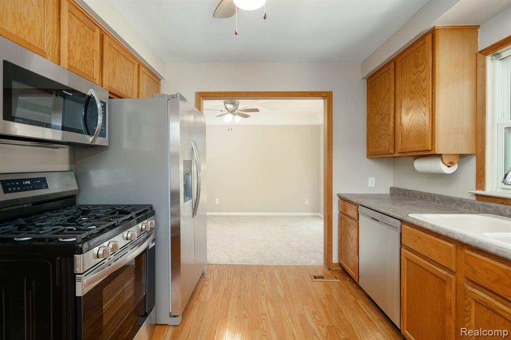 5954 Pine Street, Taylor, MI 48180 — Photo 15