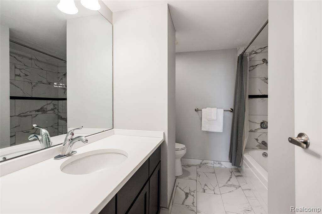 250 E Harbortown Drive, 1304, Detroit, MI 48207 — Photo 19