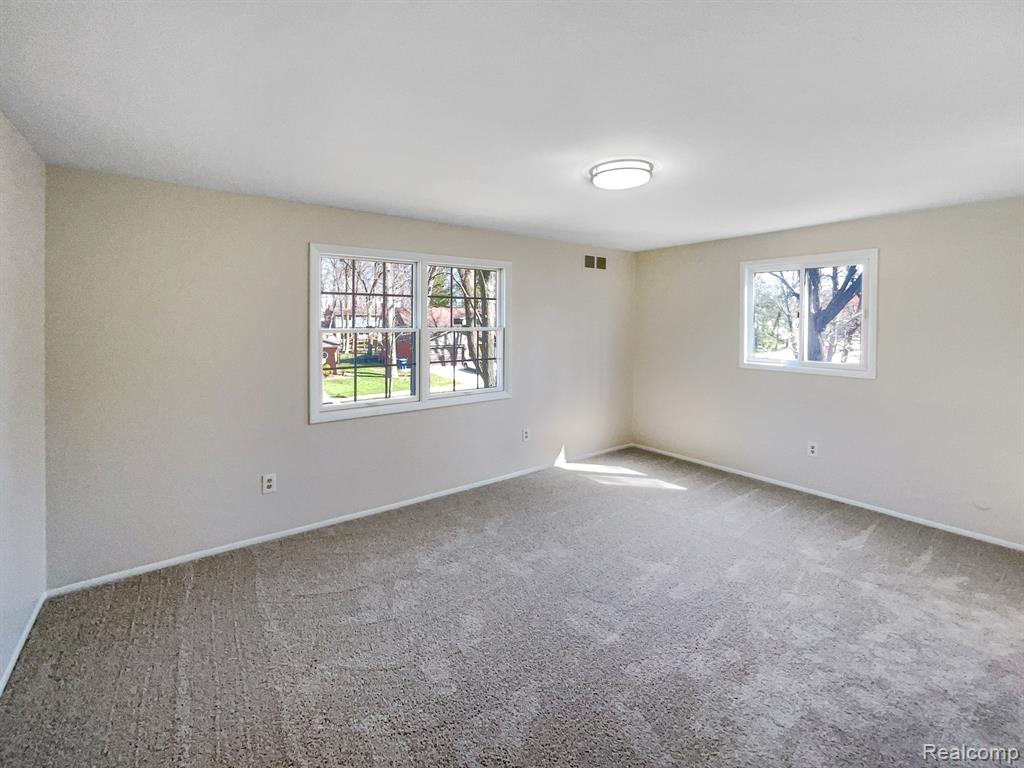 3684 MIDDLETON Drive, Ann Arbor, MI 48105 — Photo 12