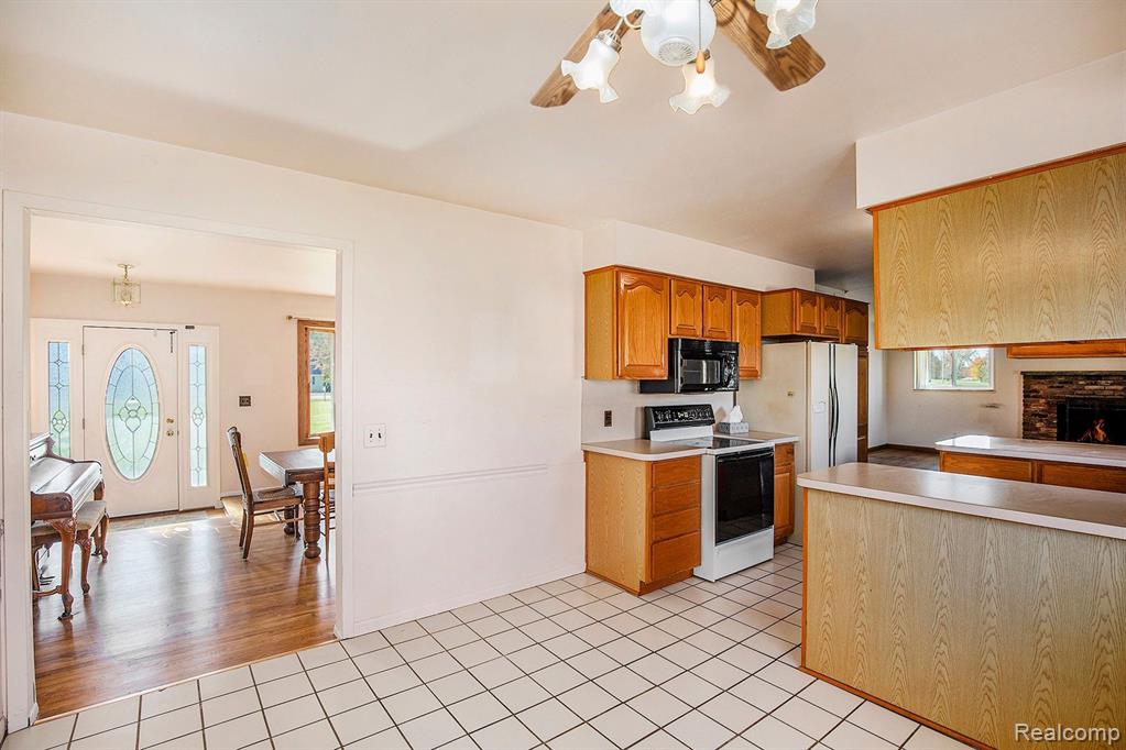 9176 MEISNER Road, Casco, MI 48064 — Photo 7