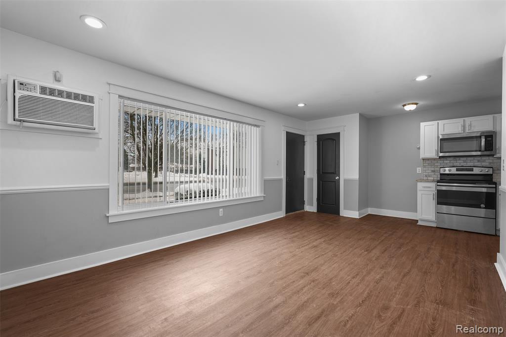4403 Crooks Road, Royal Oak, MI 48073 — Photo 3