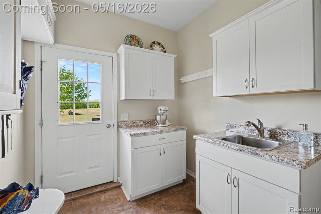 6520 Cook Road, Swartz Creek, MI 48473 — Photo 33