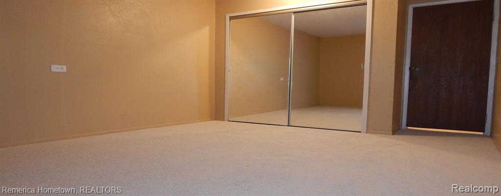 812 cliffs Drive, Ypsilanti, MI 48198 — Photo 16