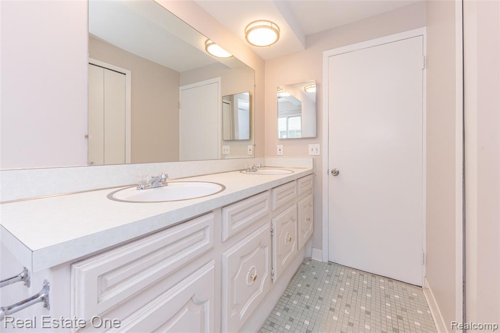 41958 Sunderland Drive, Canton, MI 48187 — Photo 45