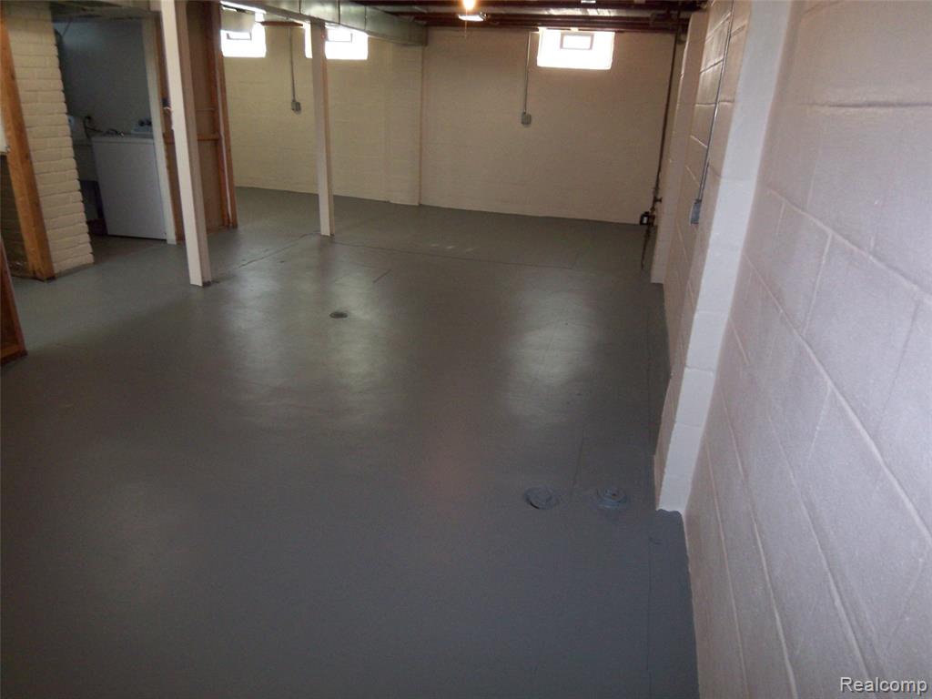 8269 Sterling, Center Line, MI 48015 — Photo 35